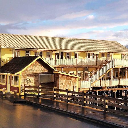 Seine Boat Inn Alert Bay Eksteriør billede