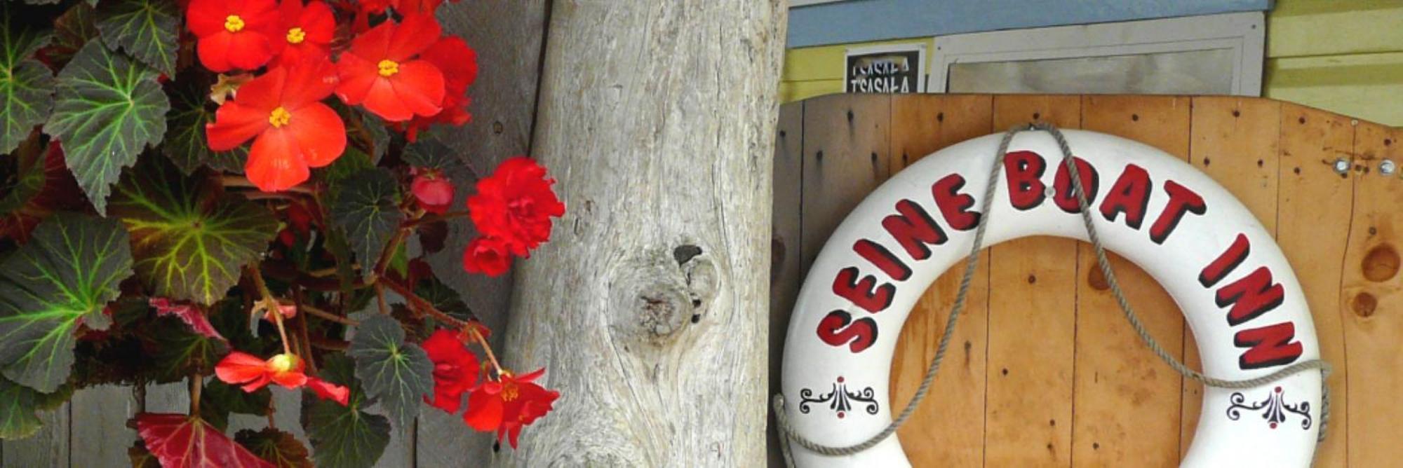 Seine Boat Inn Alert Bay Eksteriør billede